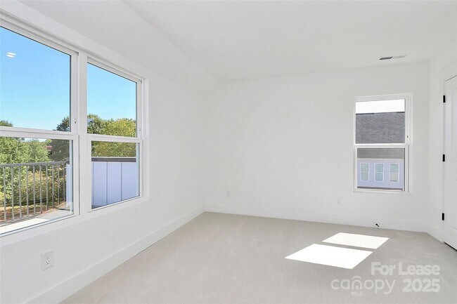 Building Photo - 1103 Kokomo Ln