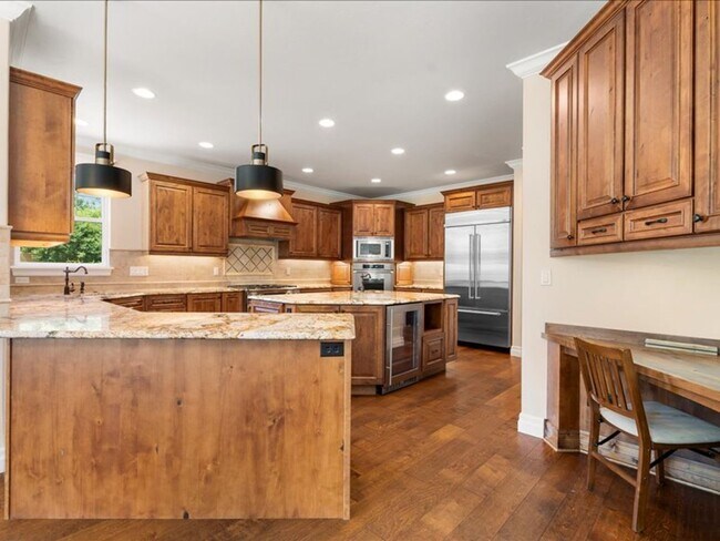 Building Photo - Stunning Tumalo Home on 3.21 Acres with Ca...