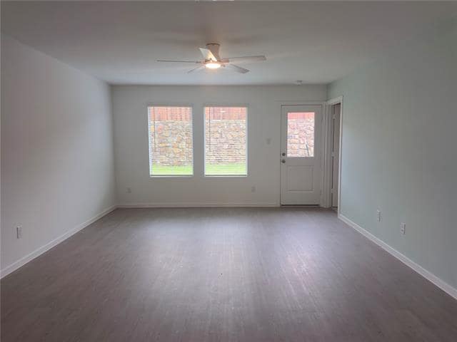 Building Photo - 1600 Baron Ln