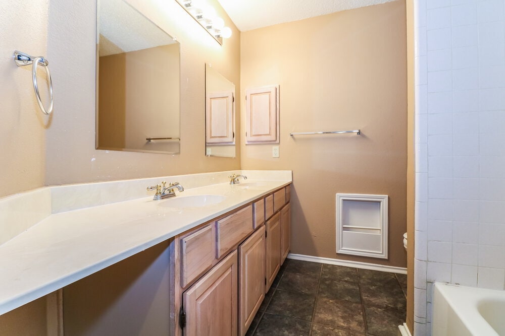 Building Photo - 713 Claire View Dr