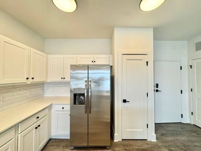 Building Photo - Beautiful NEW 2-Bed, 2- Bath Apartment in Rock Hill!