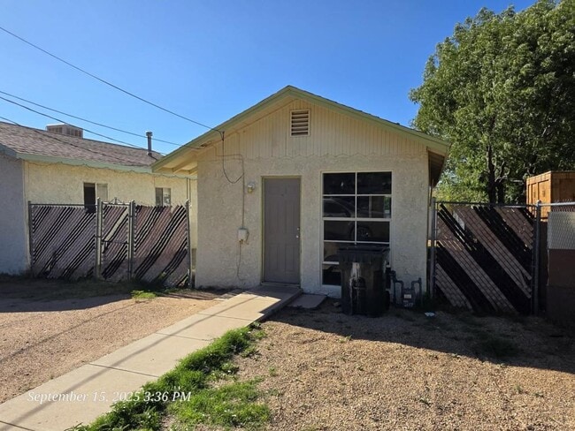 Primary Photo - 2177 Kingman Ave