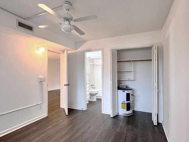 Building Photo - Two-Bedroom Condo in Winter Haven