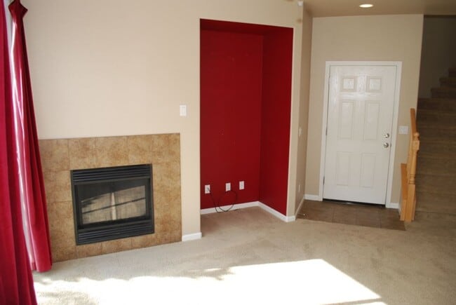 Building Photo - 8415 Oliva Rd