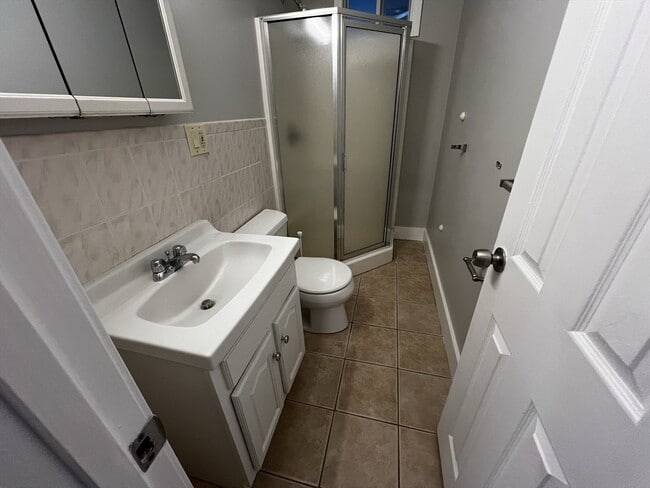 Building Photo - 158 Holland St