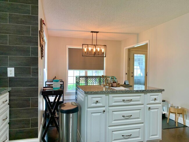 Building Photo - 4069 Challis Dr
