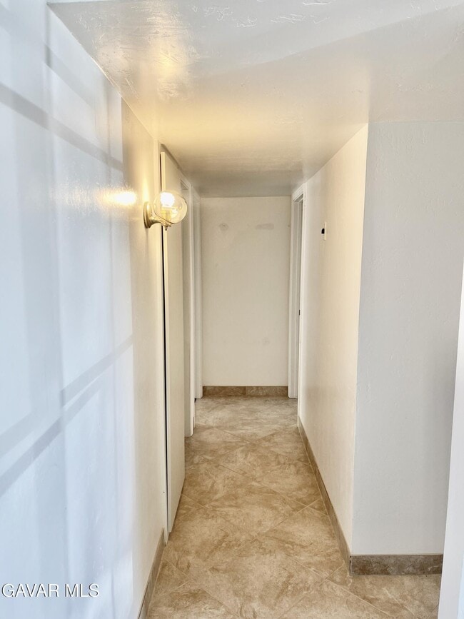 Building Photo - 3171 Milton Dr