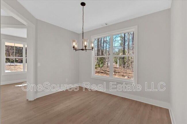 Building Photo - 4444 Sullivan Rd SW