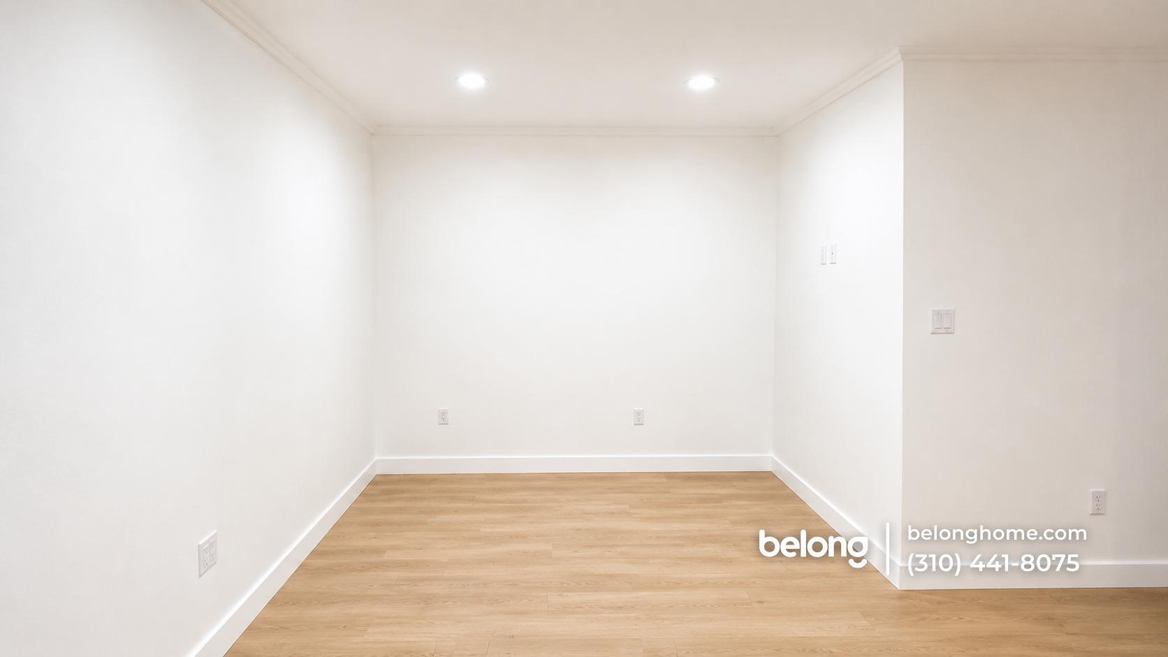 Building Photo - 1702 W 43rd St