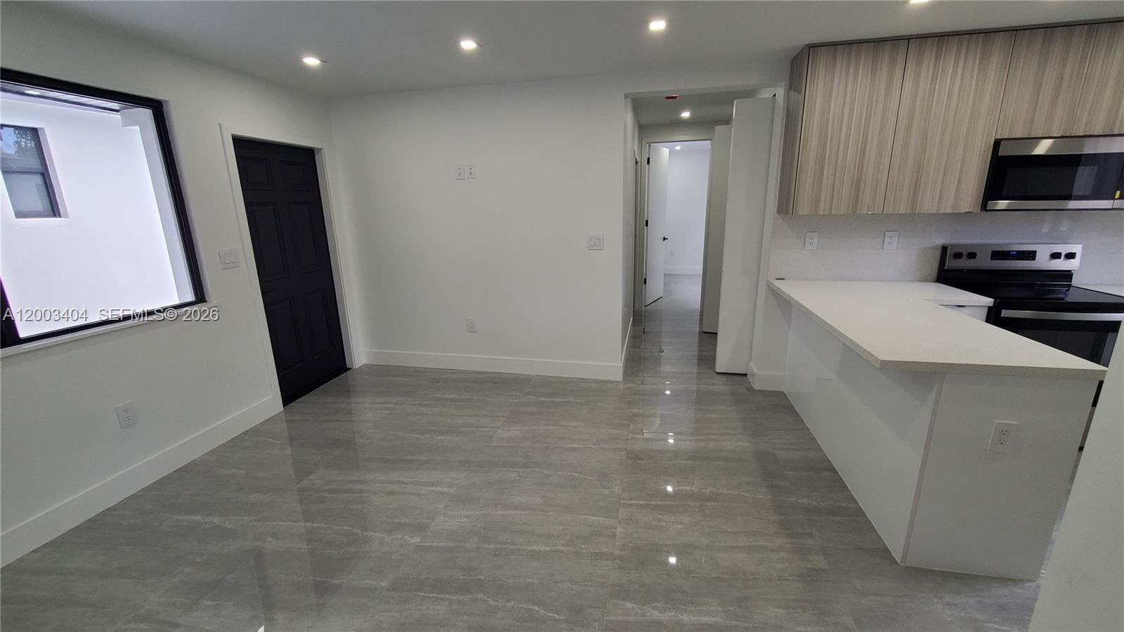 Building Photo - 40 SW 34th Ave