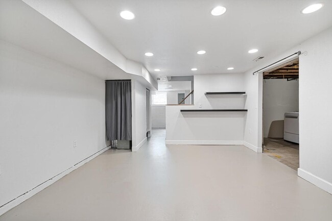 Building Photo - Inviting, remodeled 3-bdr/1.5-bath in Division/Hawthorne duplex—Privacy, A/C, parking, & storage