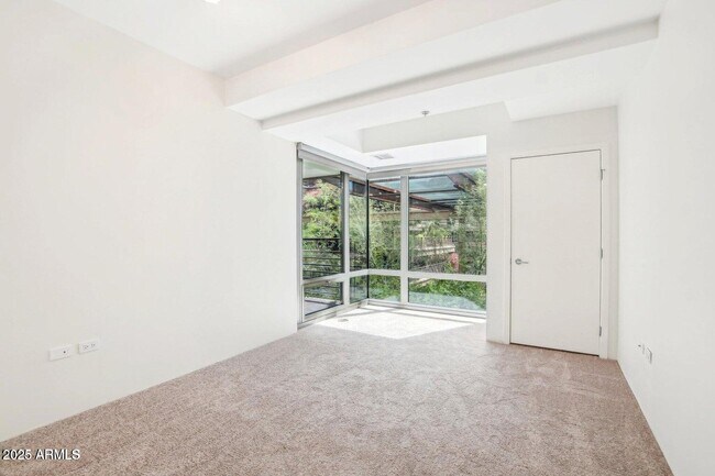 Building Photo - 7131 E Rancho Vista Dr