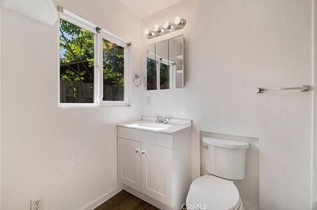 Building Photo - Chico home for rent 3 bed 2 bath, yard cha...