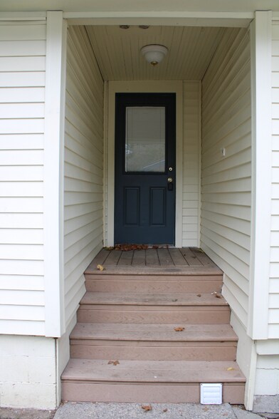 Building Photo - 423 N French Ave