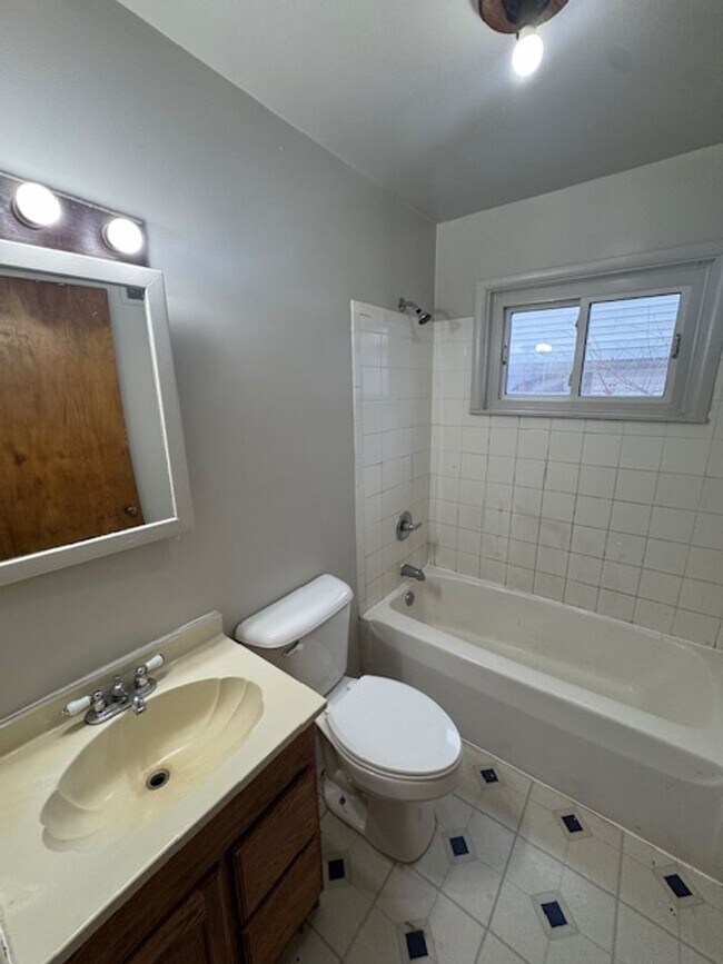 Building Photo - 3519 Abbott St