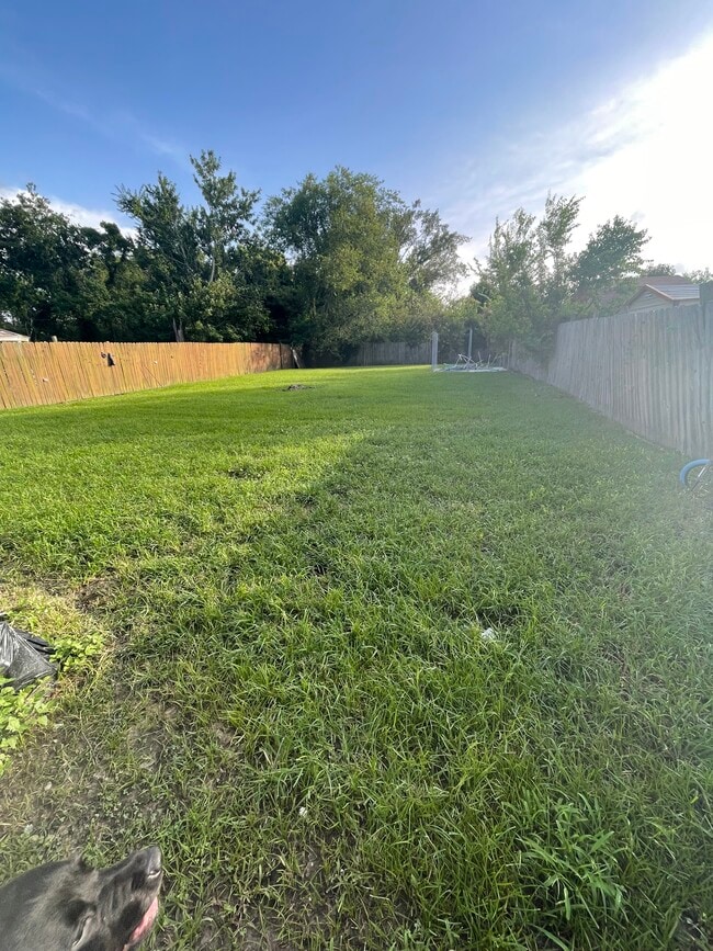 Building Photo - 7718 Reindeer St