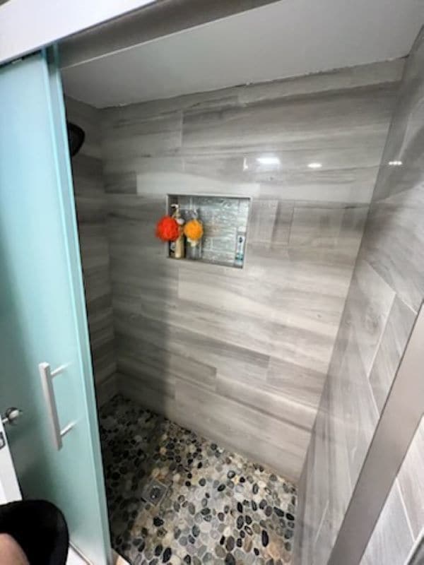 Building Photo - 5146 N Kenneth Ave