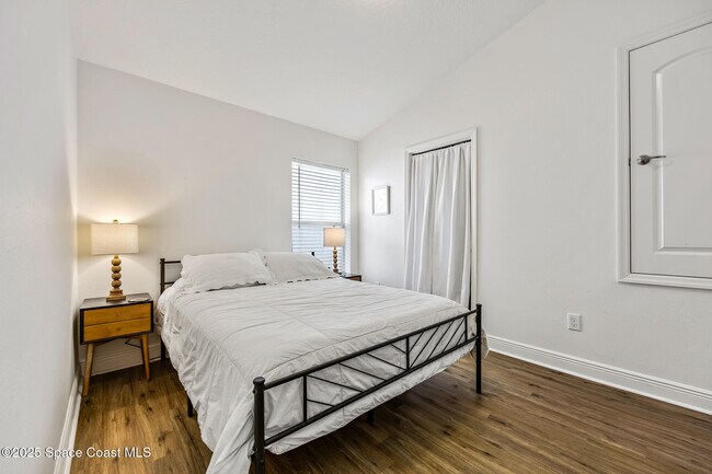 Building Photo - 1236 Alaqua Way