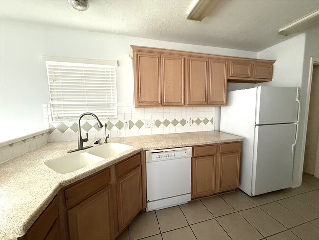 Building Photo - 13830 Fort Nelson Dr