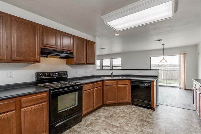 Building Photo - 6521 Quinton Dr