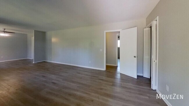Building Photo - 510 Wesley Ave