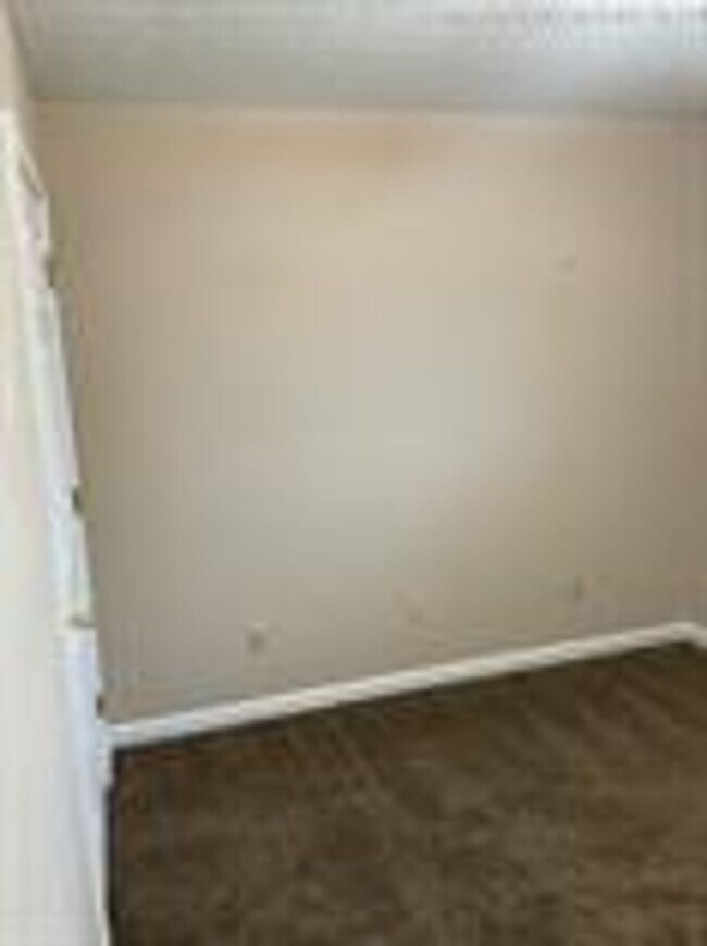 Building Photo - 109 Midnight Dr