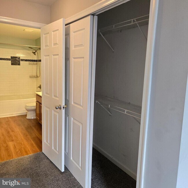 Building Photo - 5814 Wyndham Cir