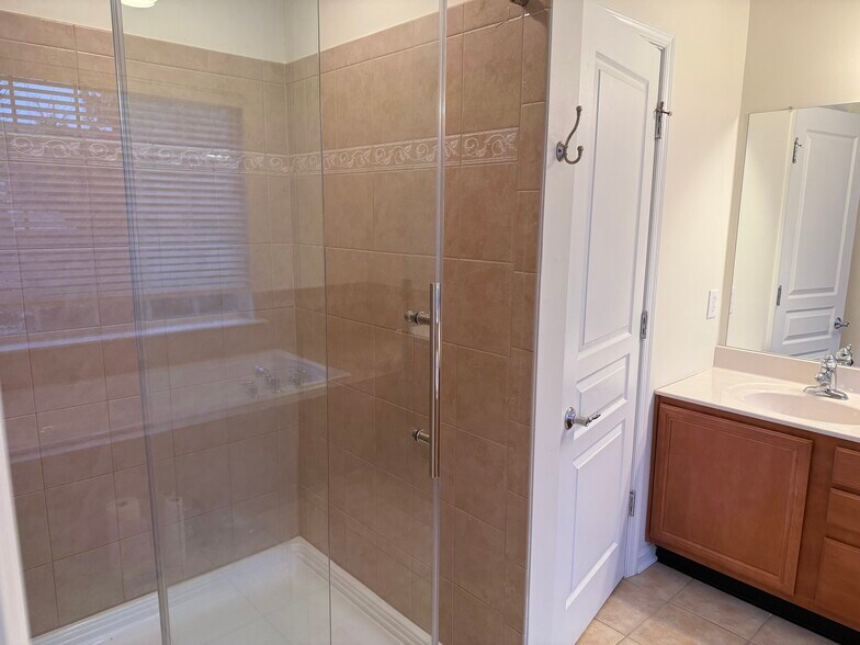 Master Shower - 5263 Blue Sky Dr