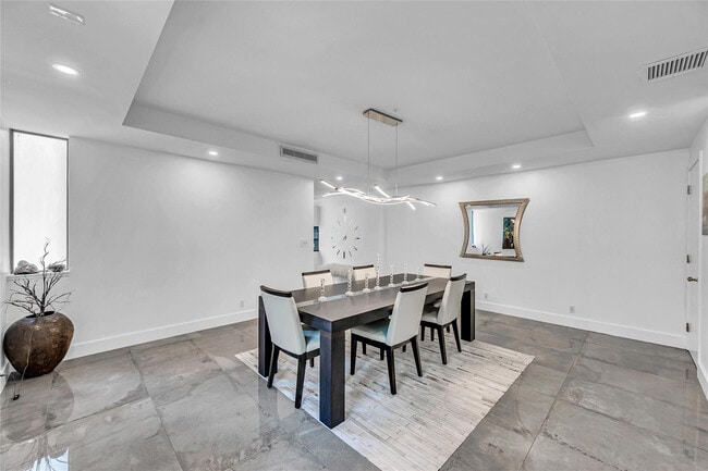 Building Photo - 1511 NE 4th Pl