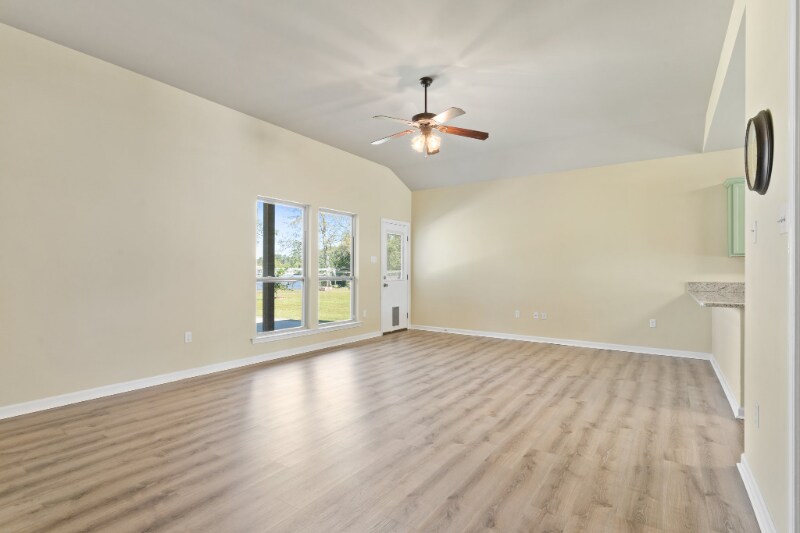 Building Photo - 42211 Broad Walk Ave