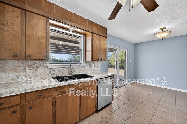 Building Photo - 1113 Gifford Dr