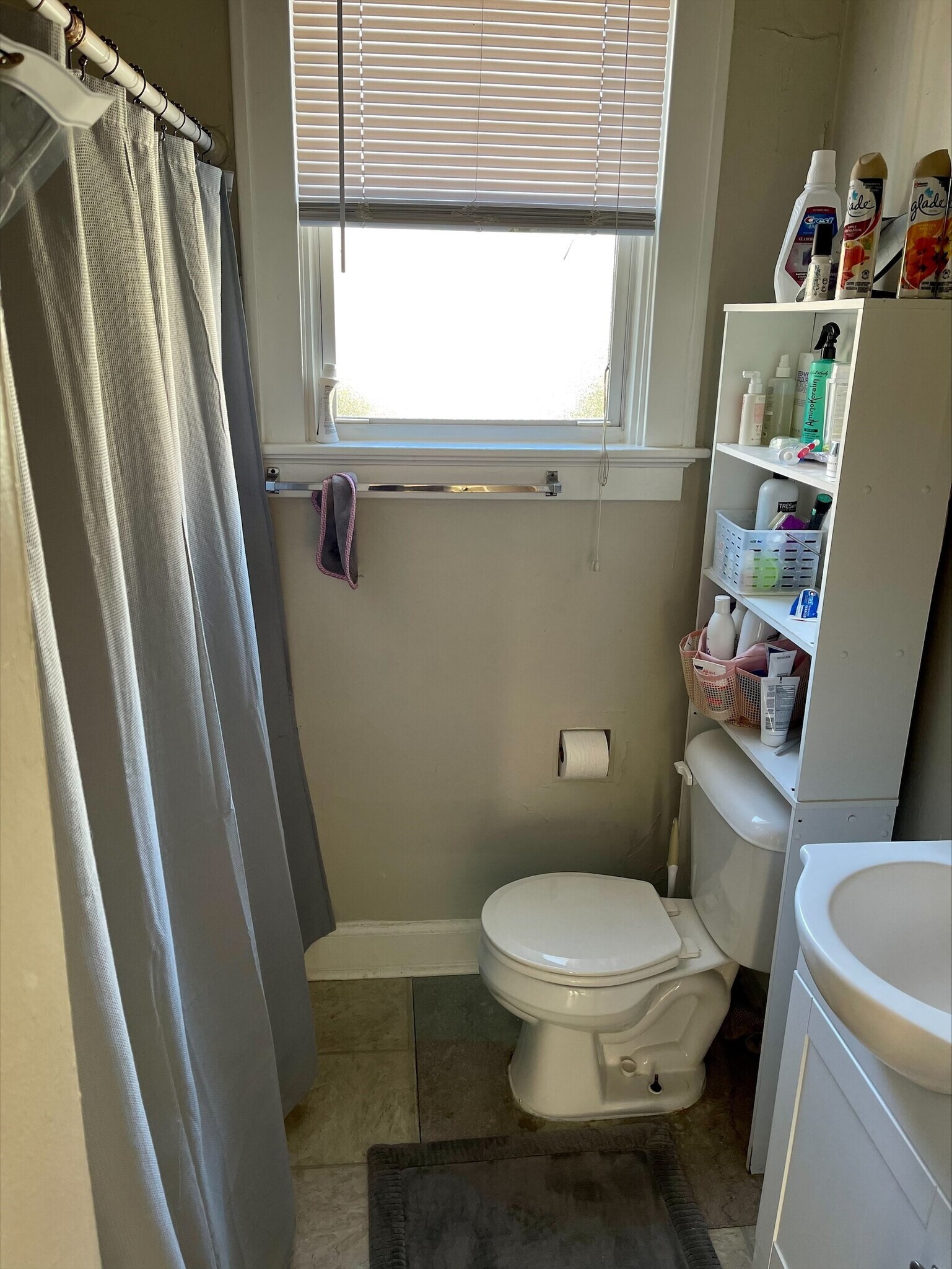 Building Photo - 2322 Stratford Ave