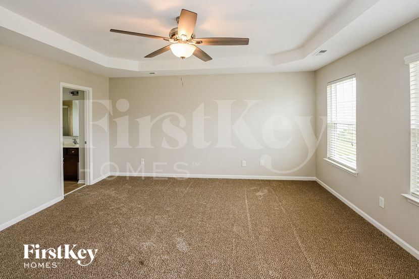 Building Photo - 4637 Triumph Dr SW