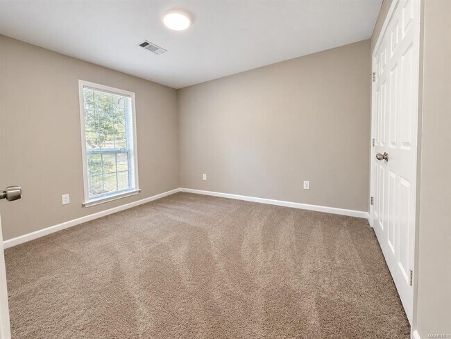 Building Photo - 6501 Sweet Gum Dr