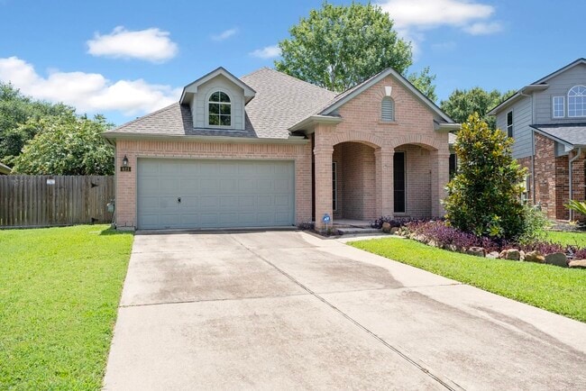 Building Photo - 421 Livingstone Ln