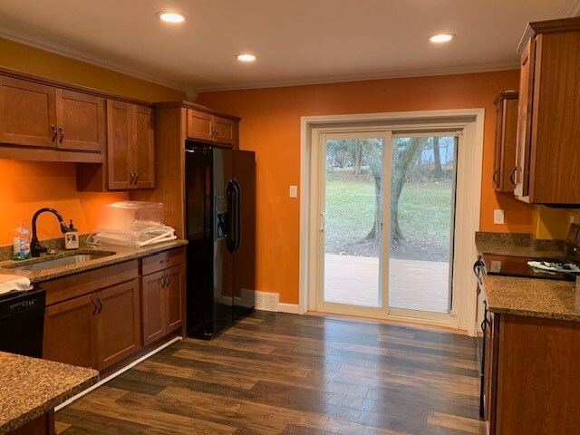 Kitchen - 204 Juniper St