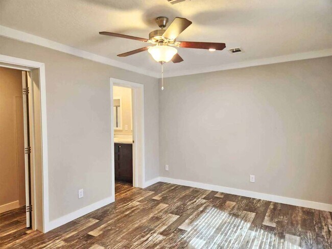 Building Photo - 8975 W Halls River Rd