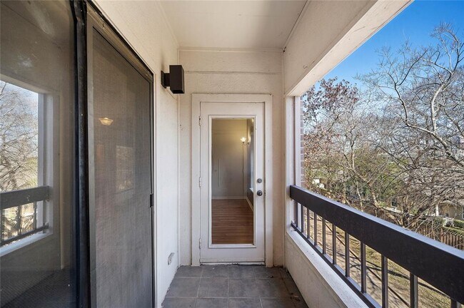 Building Photo - 2207 S Braeswood Blvd