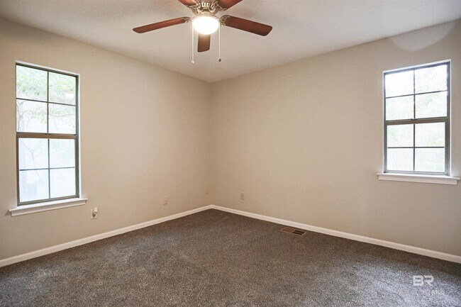 Building Photo - 509 Fels Ave