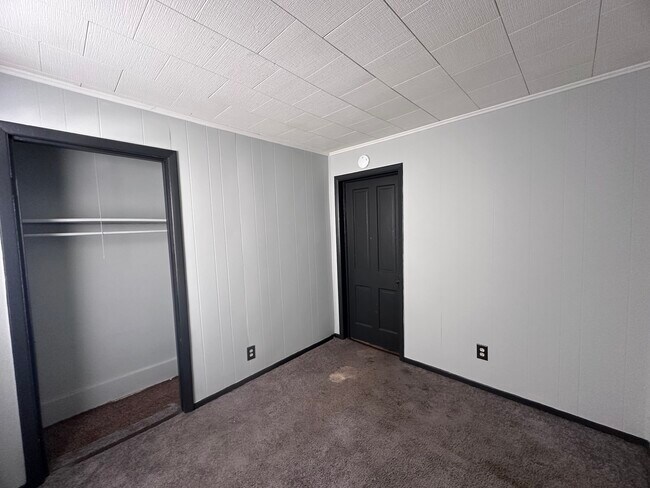 Building Photo - 1018 Chandler-