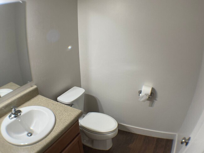 Building Photo - Spacious 3-Bedroom Home in Serene Mountain...