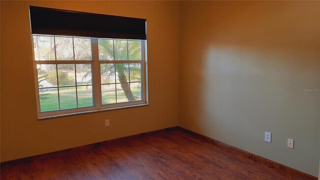 Building Photo - 58 Burning Bush Dr