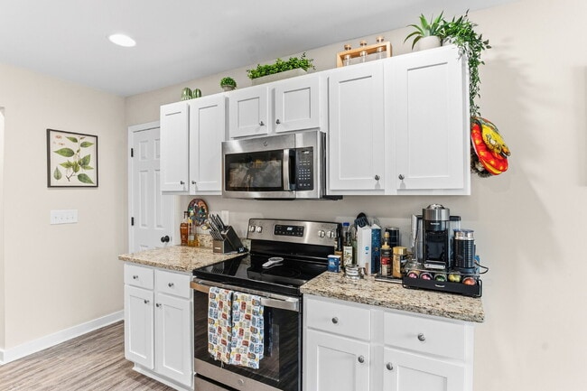 Building Photo - 105 Tahoma Dr