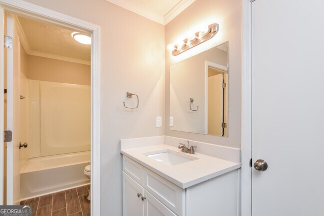 Building Photo - 2755 Stanton Woods Dr SE