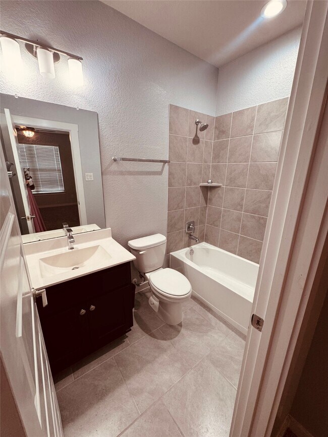 Building Photo - 28614 Hannahs Harbor Ln