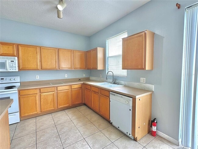 Building Photo - 5032 Adair Oak Dr