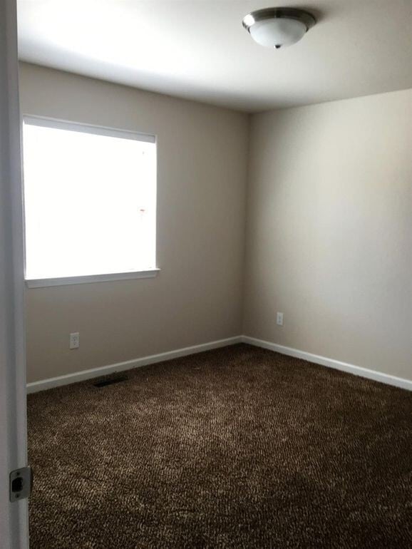 Building Photo - 2 Bedroom 1 Bath Duplex