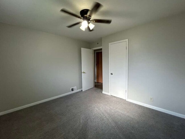 Building Photo - Spacious 3BR Single-Family Home in Mentor – Yard + Pets OK