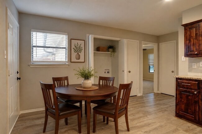 Building Photo - 711 Wolftrap Dr