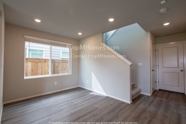 Building Photo - Discover Your Dream Home: Gorgeous Three B...